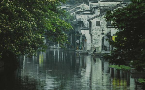 2023胡润中国食品行业百强榜发布，泸州老窖3200亿元价值位居第四